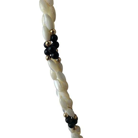 Vintage Rice Pearl Necklace Mother of Pearl Onyx Black Twisted Clip Earrings Set - Picture 4 of 9